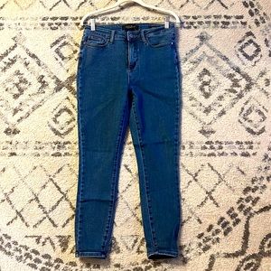 JUDY BLUE SIZE 7/28 HIGH RISE MEDIUM WASH SKINNY FIT JEANS NON-DISTRESSED
